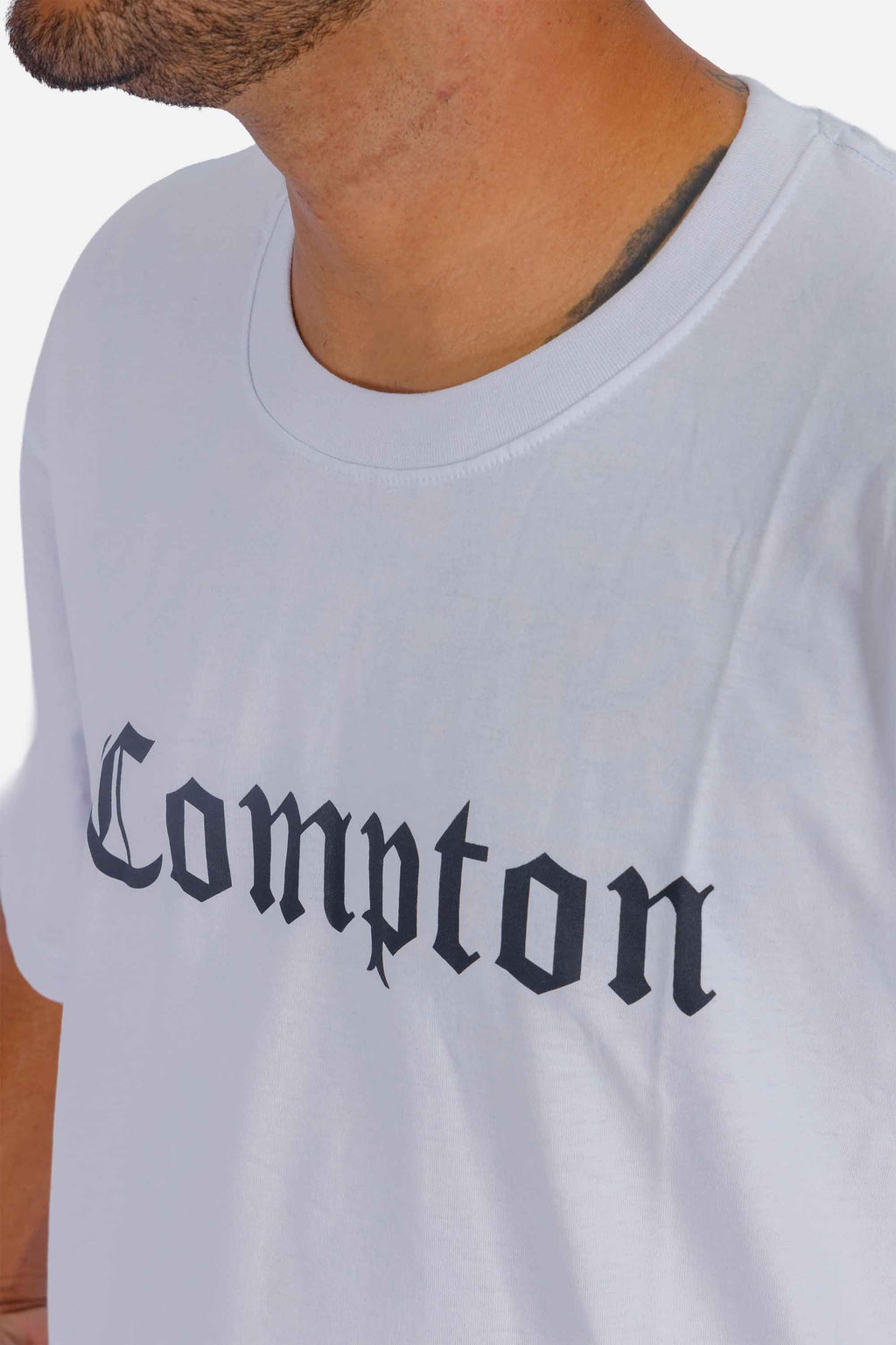 Camiseta Compton Oversized Classic Branca