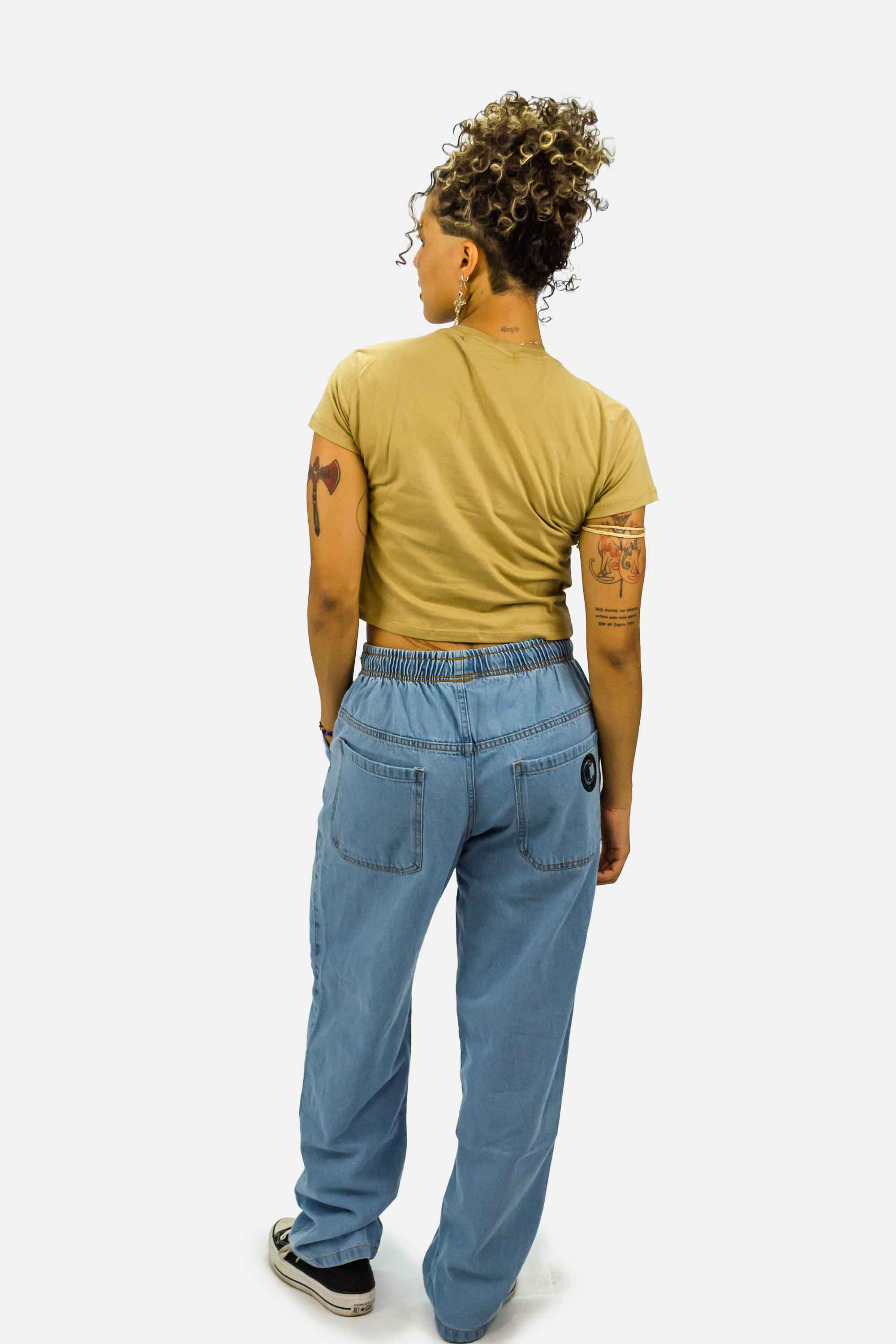 Cropped Compton Logo holográfico Caqui