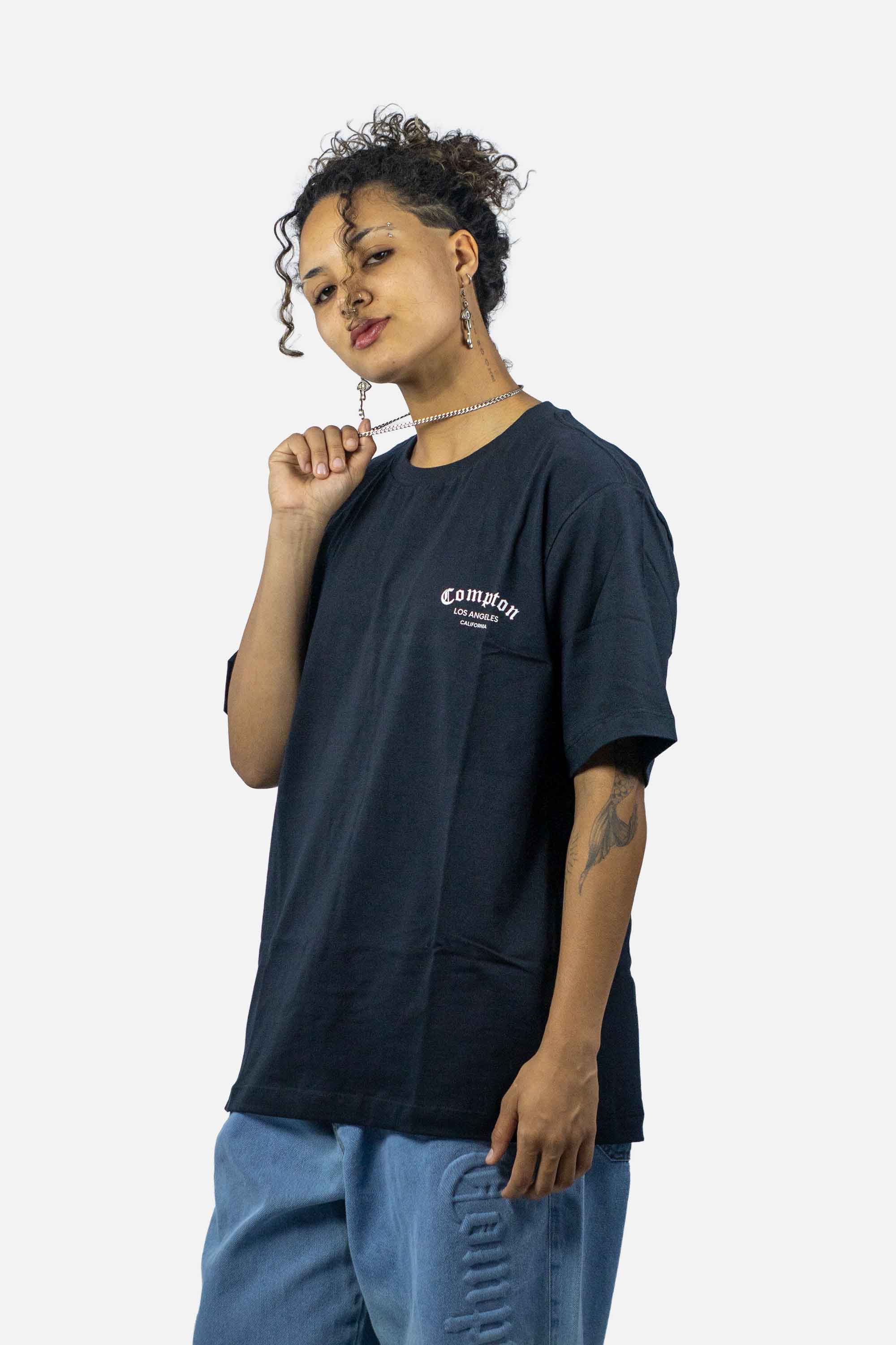 Camiseta Compton Oversized Los Angeles Flag Preta