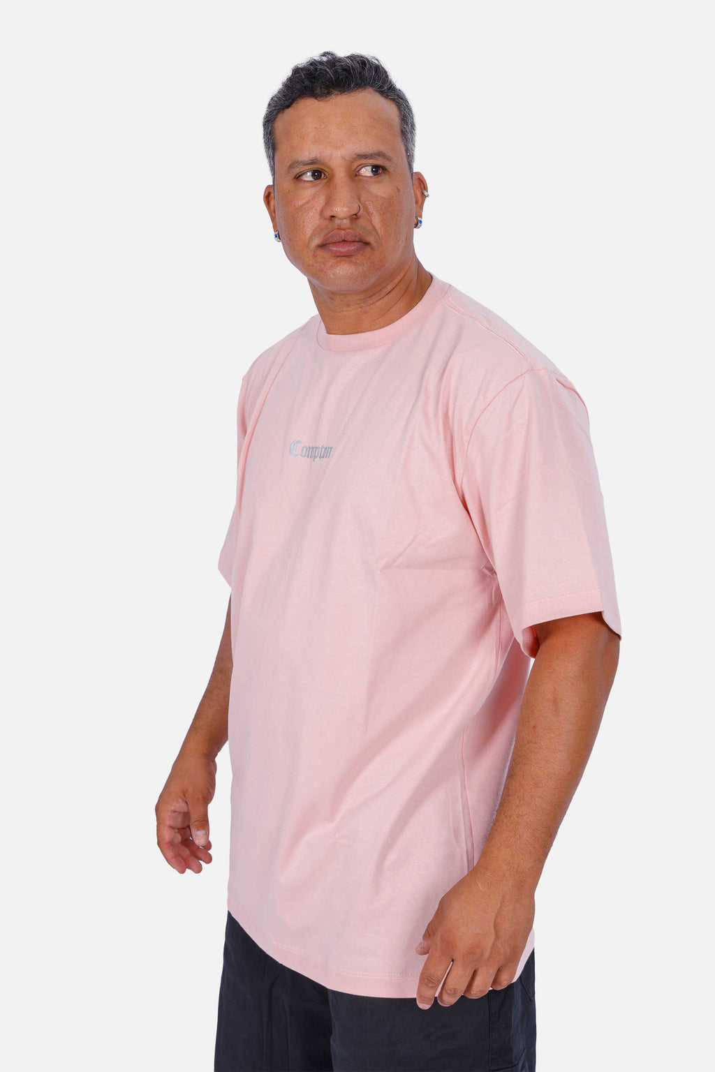 Camiseta Compton Oversized Logo Refletivo Rosa