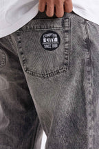 Calça Jeans Compton Hood Raised Me Marmorizada