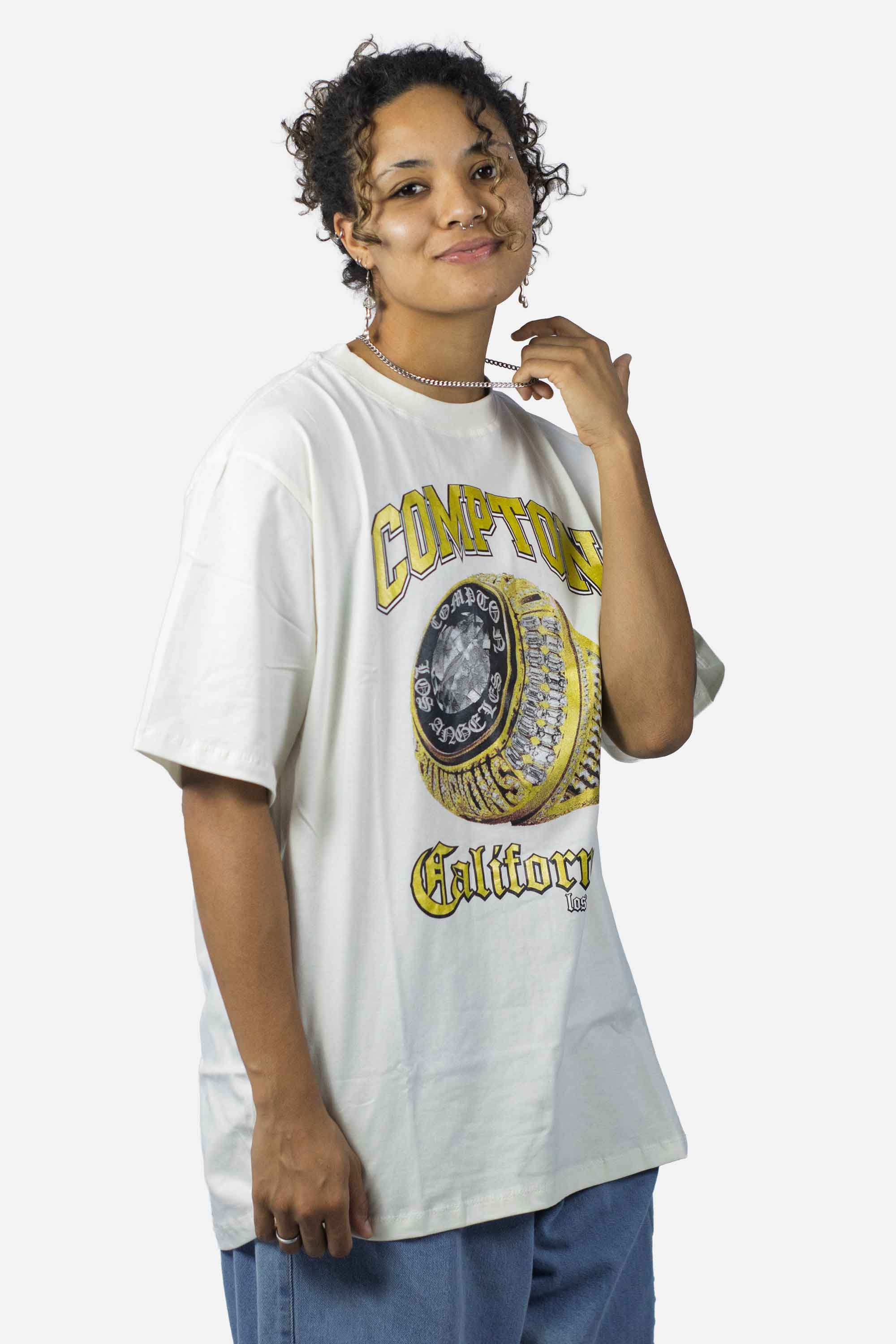 Camiseta Compton Oversized Champion Rings Off White