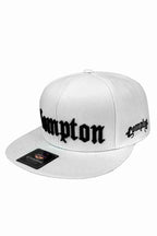 Boné Compton Aba Reta Classic Fechado Branco