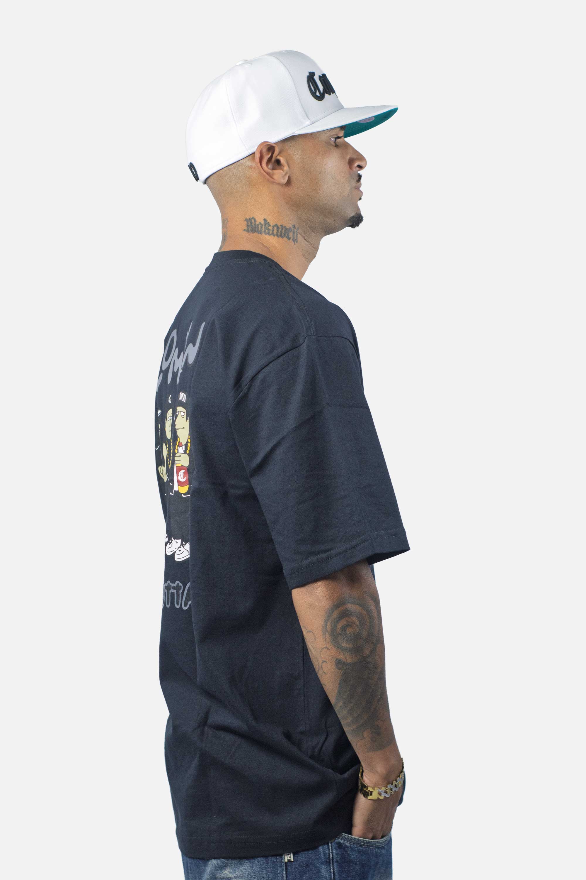 Camiseta Compton Oversized Straigh Outta Preta