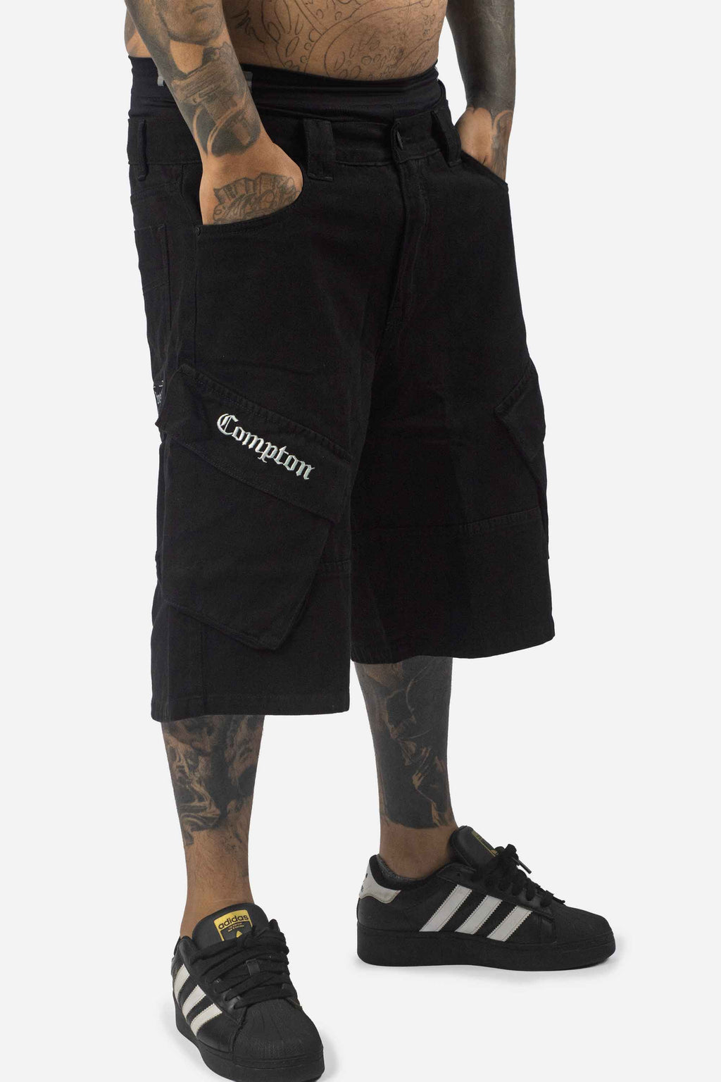 Bermuda Jeans Compton Bolso Bordado Inclinado Fole Preta