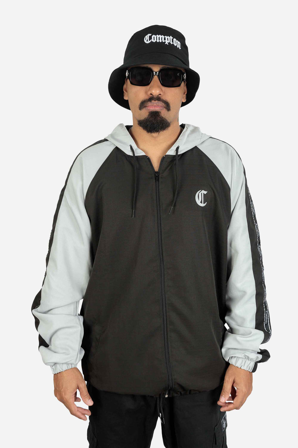 Jaqueta Compton Corta Vento Raglan Preto e Cinza