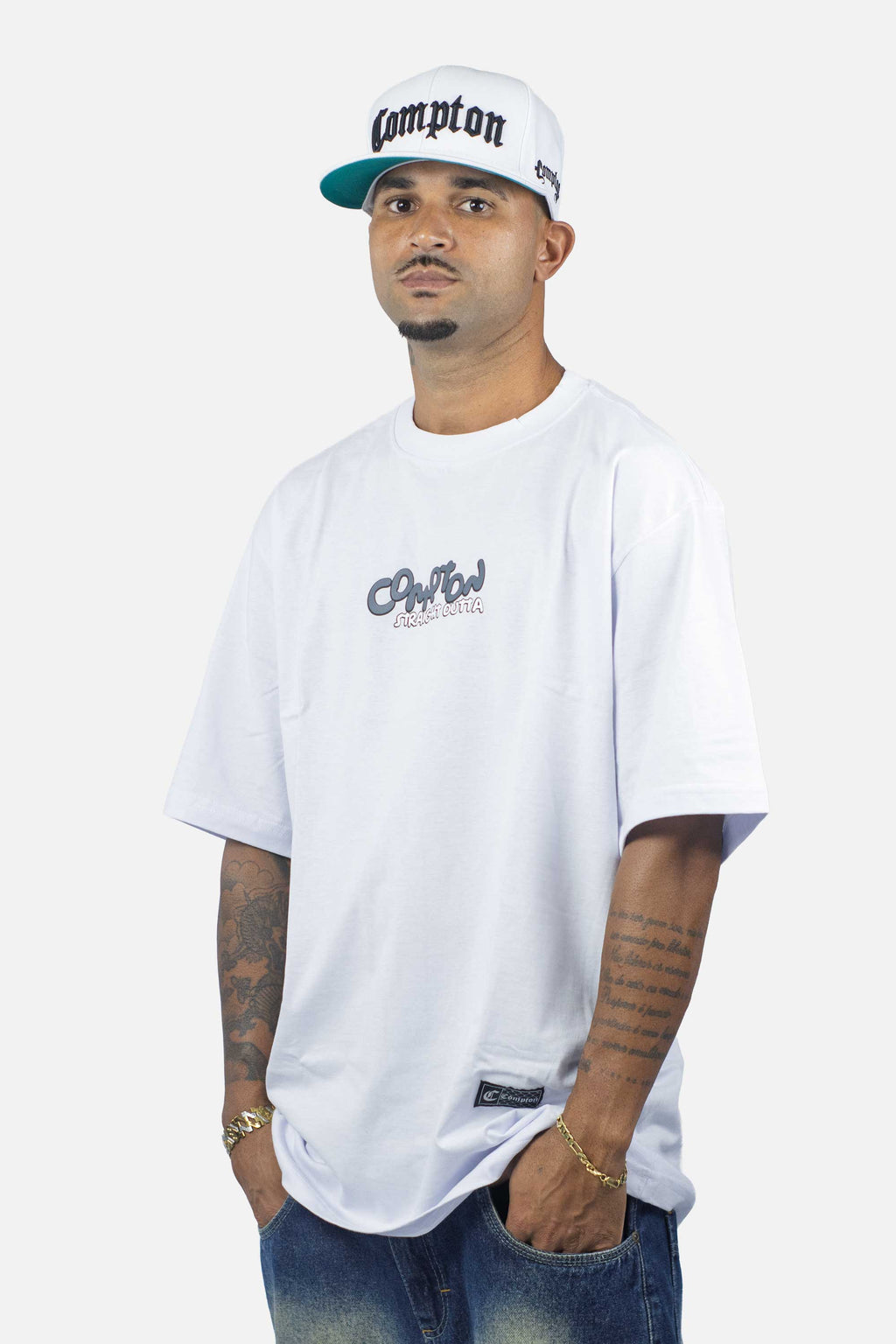 Camiseta Compton Oversized Straigh Outta Branca