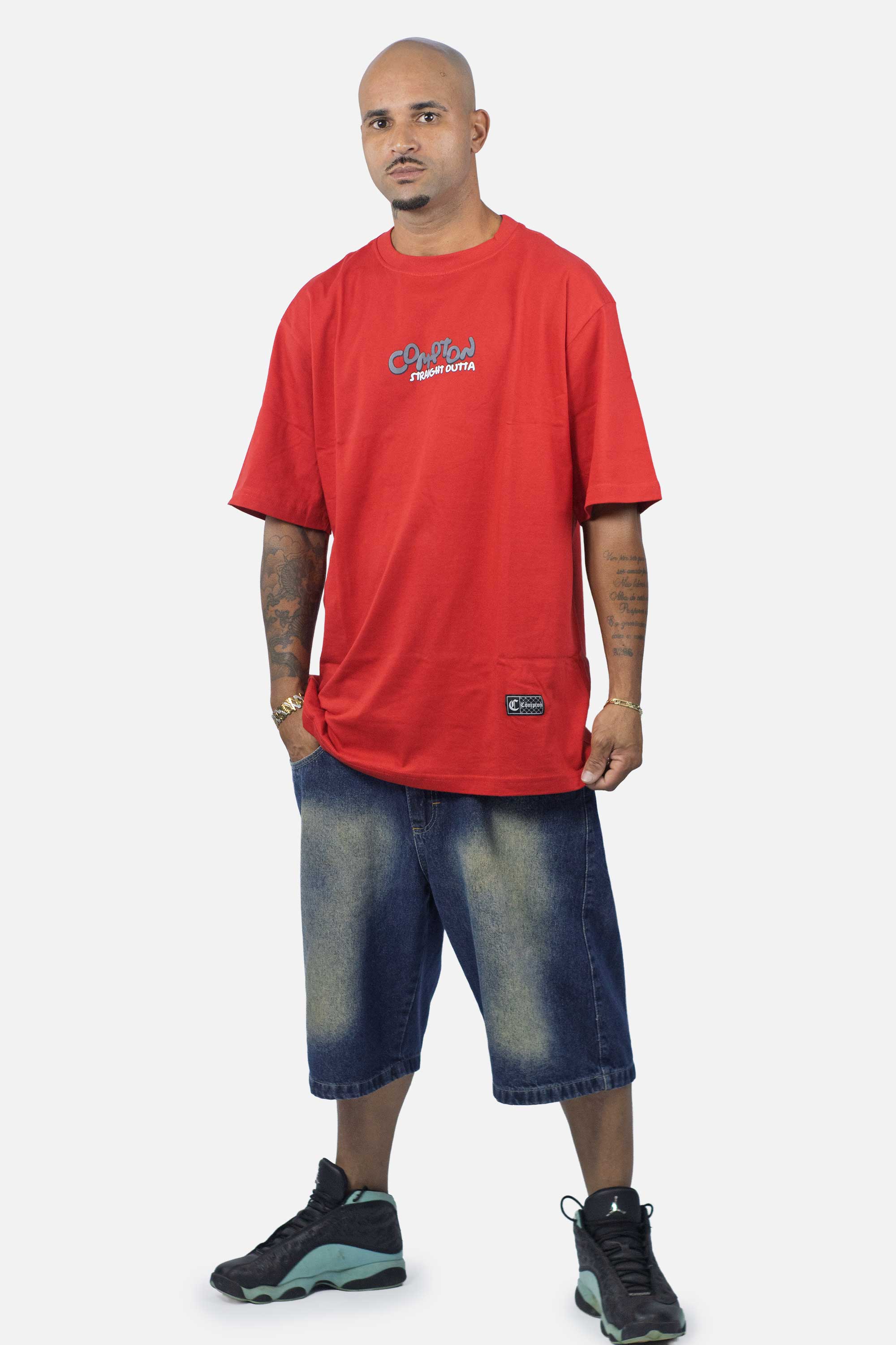 Camiseta Compton Oversized Straigh Outta Vermelha