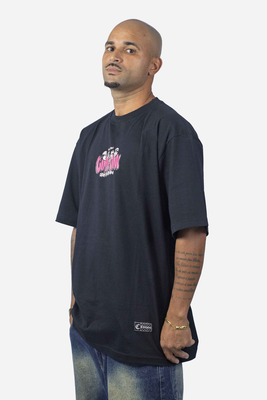 Camiseta Compton Oversized Welcome Preta