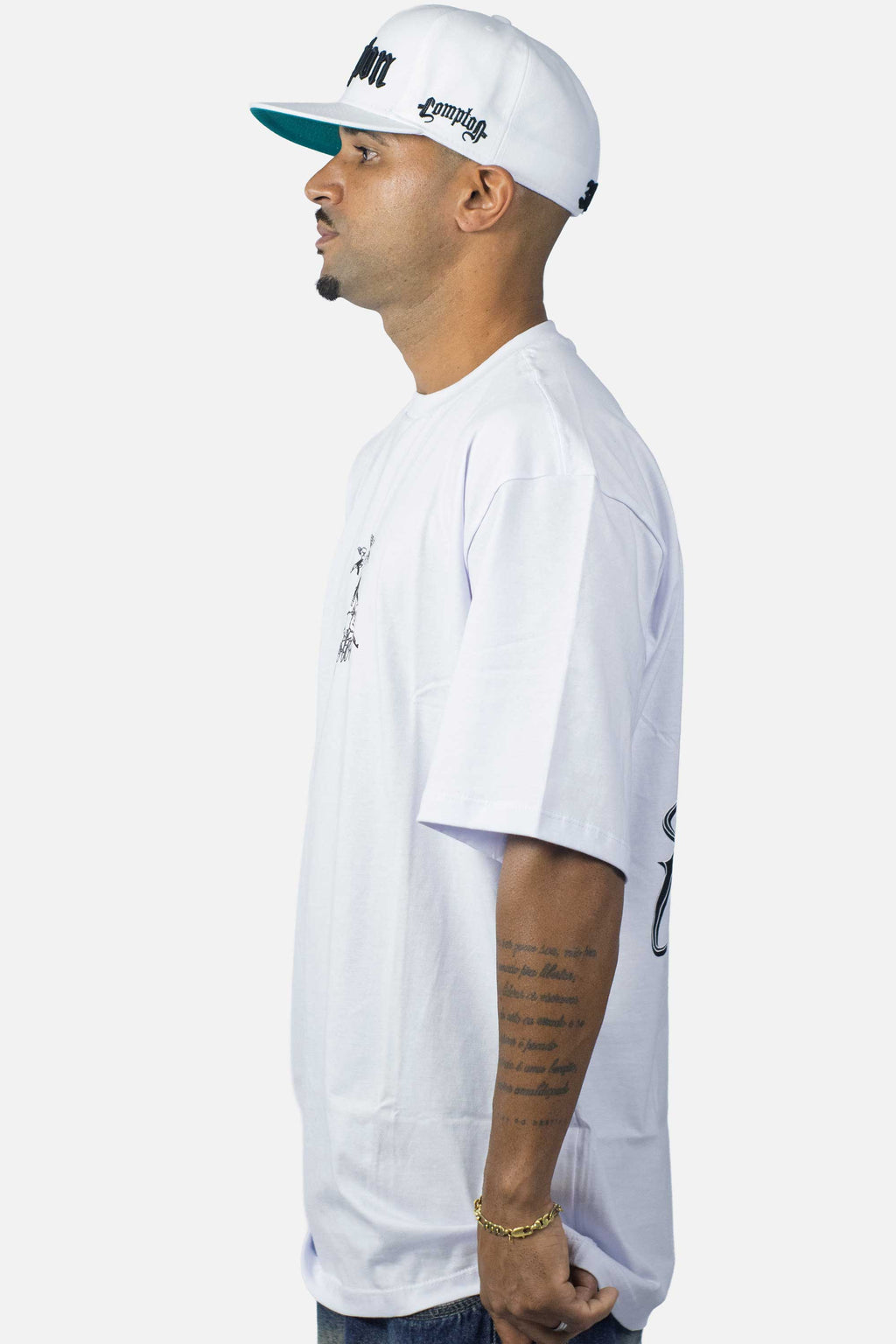 Camiseta Compton Oversized Thug Angel Branca