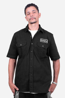 Modelo vestindo a peça: Camisa Work Shirt Compton Preta
