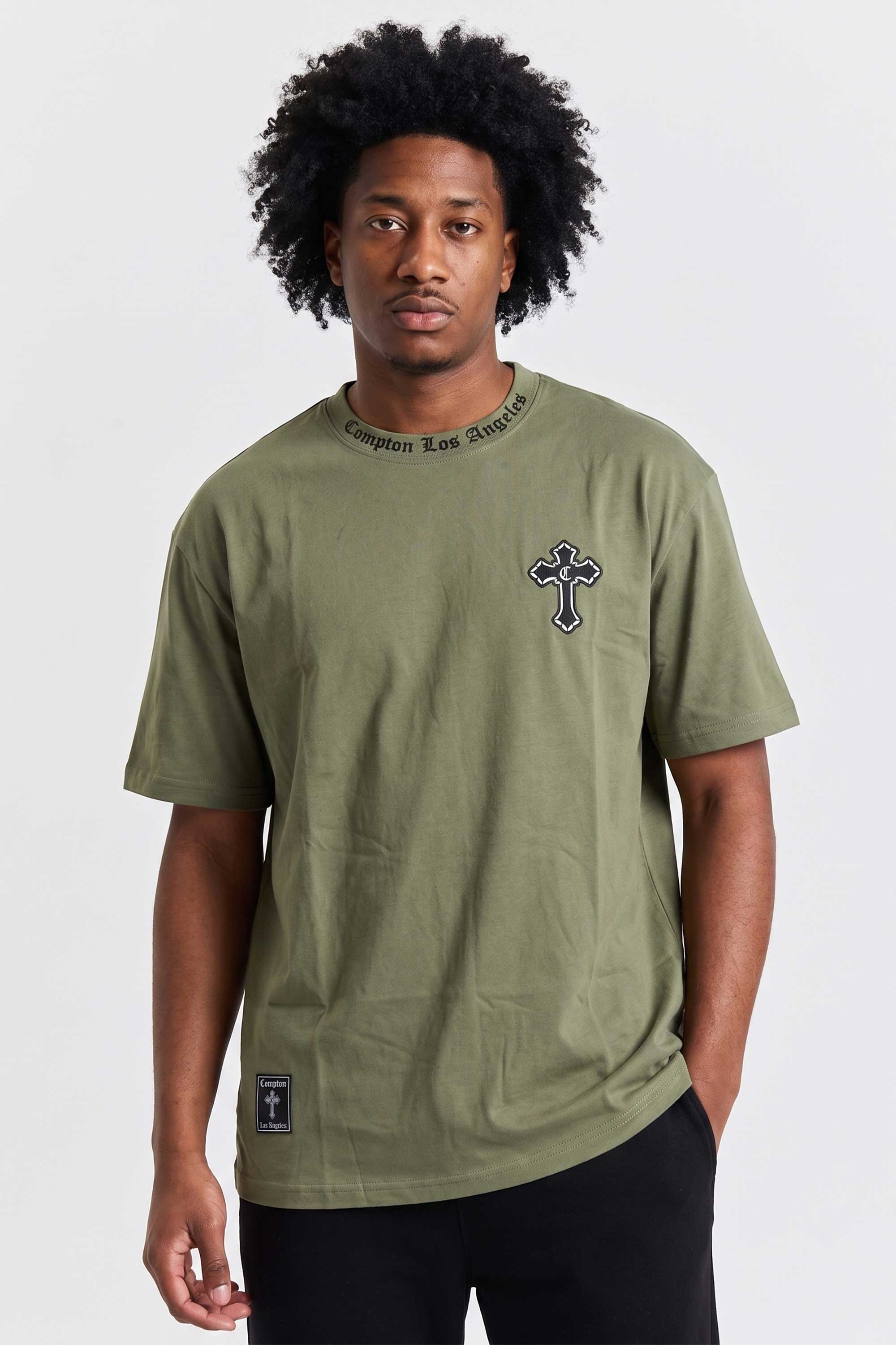 Camiseta Compton Oversized Gang Cross Verde Militar