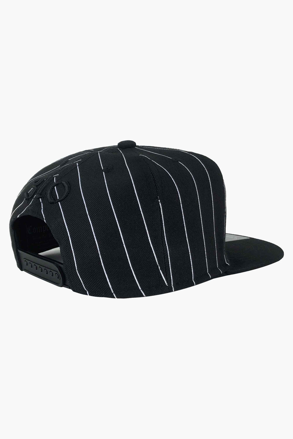 Boné Compton Aba Reta Snapback Logo Pinstripe Preto visto de trás com estilo pinstripe.