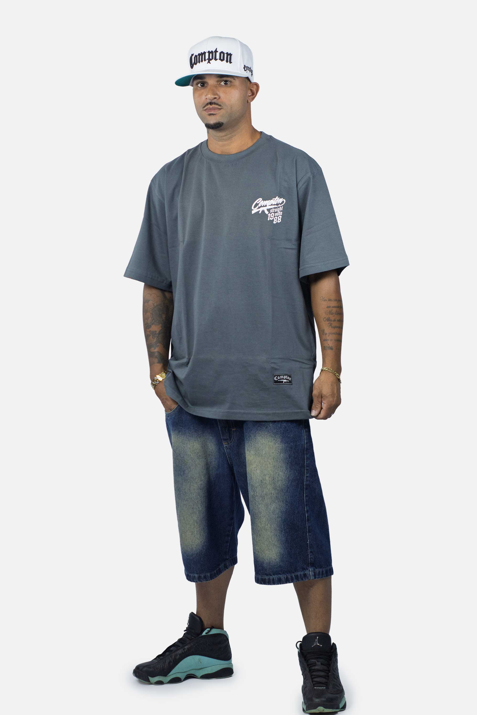Camiseta Compton Oversized Bullet Cinza