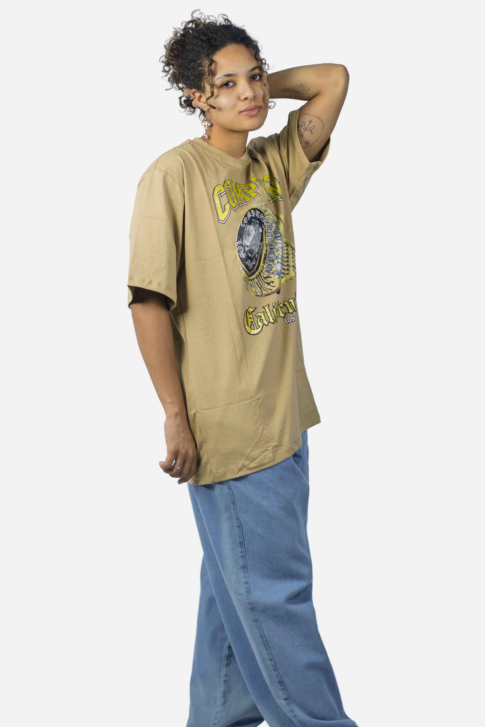Camiseta Compton Oversized Champion Rings Caqui