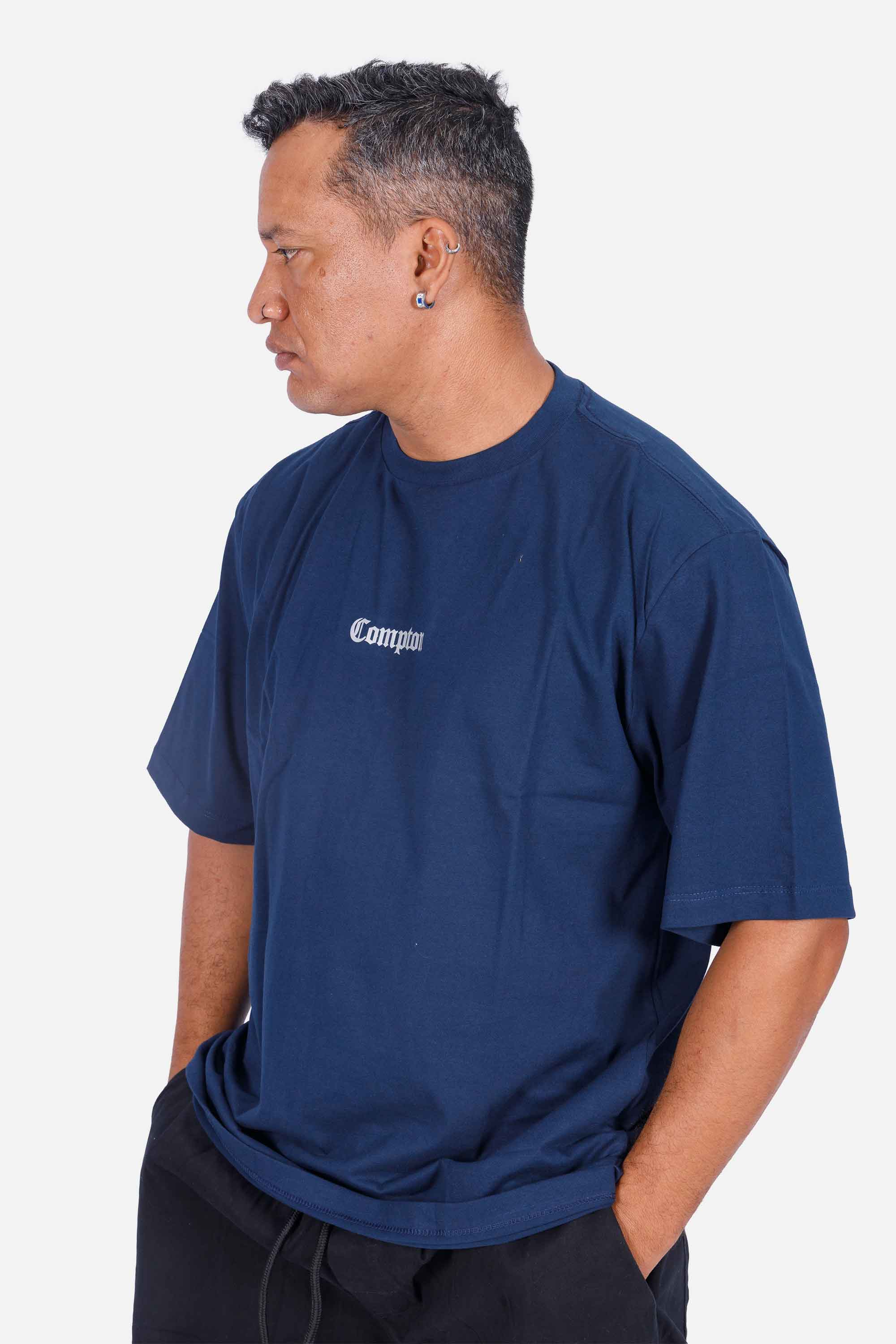 Camiseta Compton Oversized Logo Refletivo Marinho