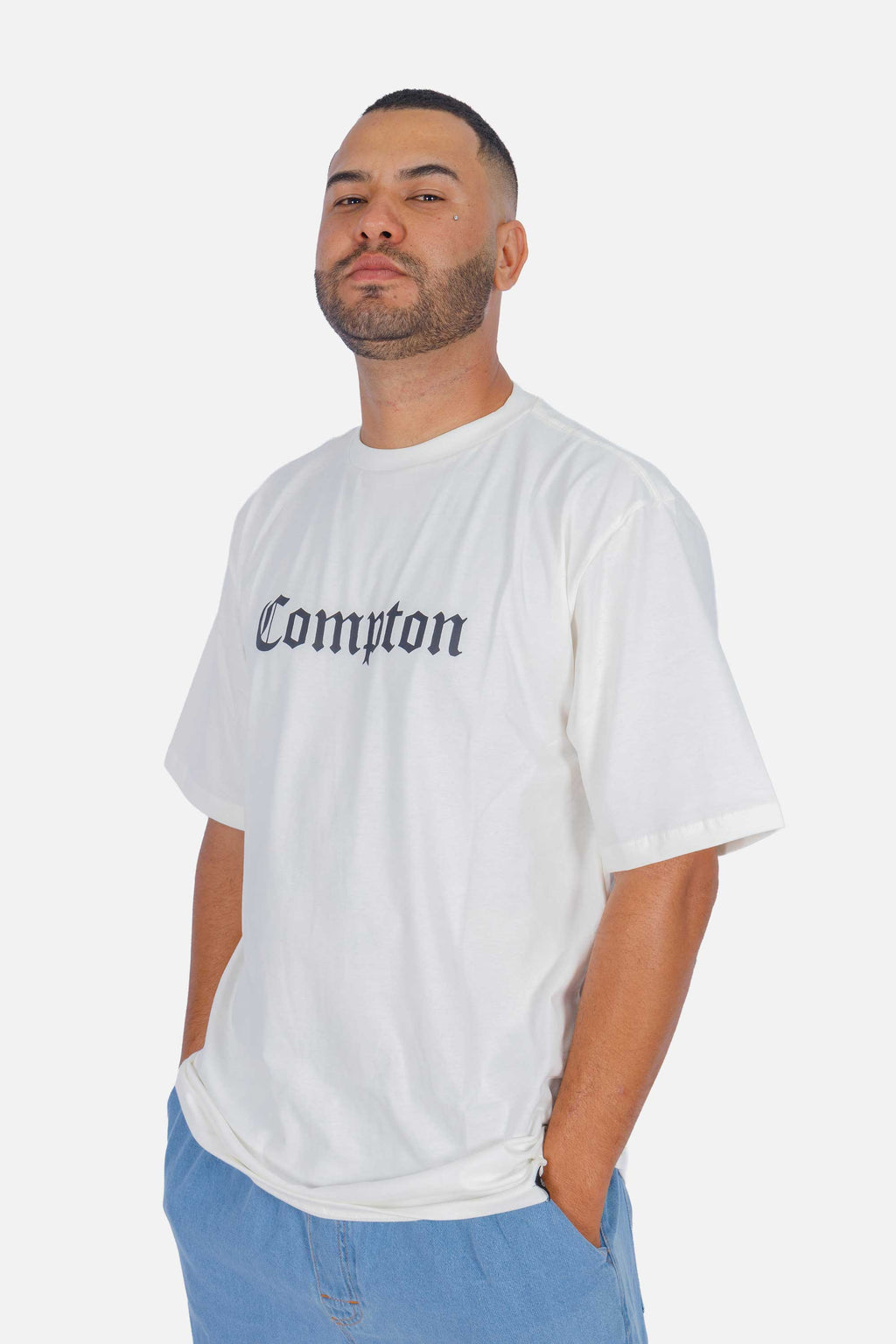 Camiseta Compton Oversized Classic Off White