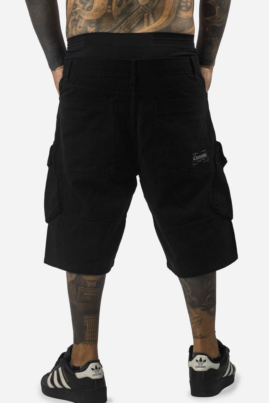 Bermuda Jeans Compton Bolso Bordado Inclinado Fole Preta