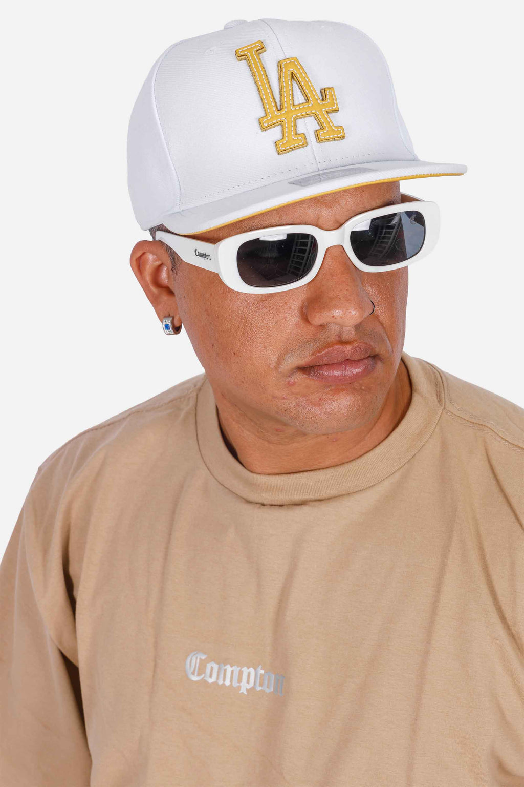 Camiseta Compton Oversized Logo Refletivo Caqui