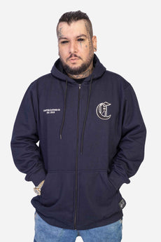 Modelo vestindo a peça: Moletom Compton Canguru Street Rules Azul Marinho