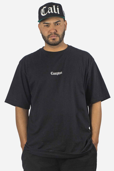 Camiseta Compton Oversized Logo Refletivo Preto