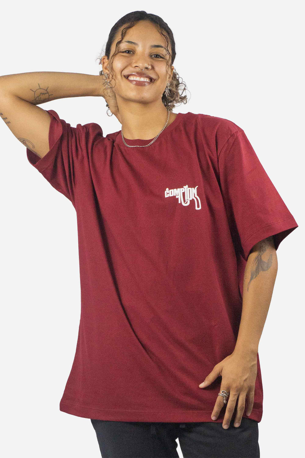 Camiseta Compton Oversized Fatal Weapon Vinho