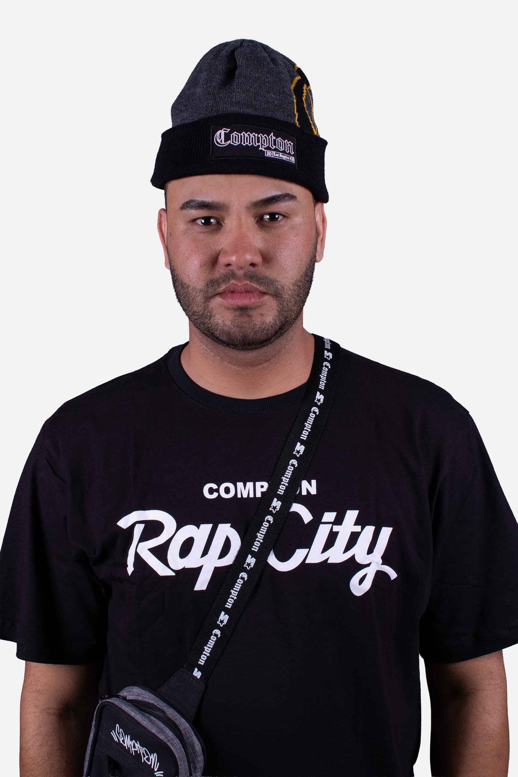 Gorro Collab Starter x Compton Capital C em bicolor, estilo streetwear com malha canelada premium.