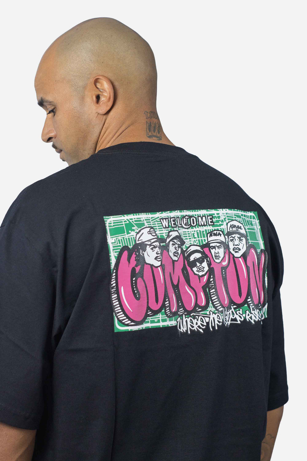 Camiseta Compton Oversized Welcome Preta