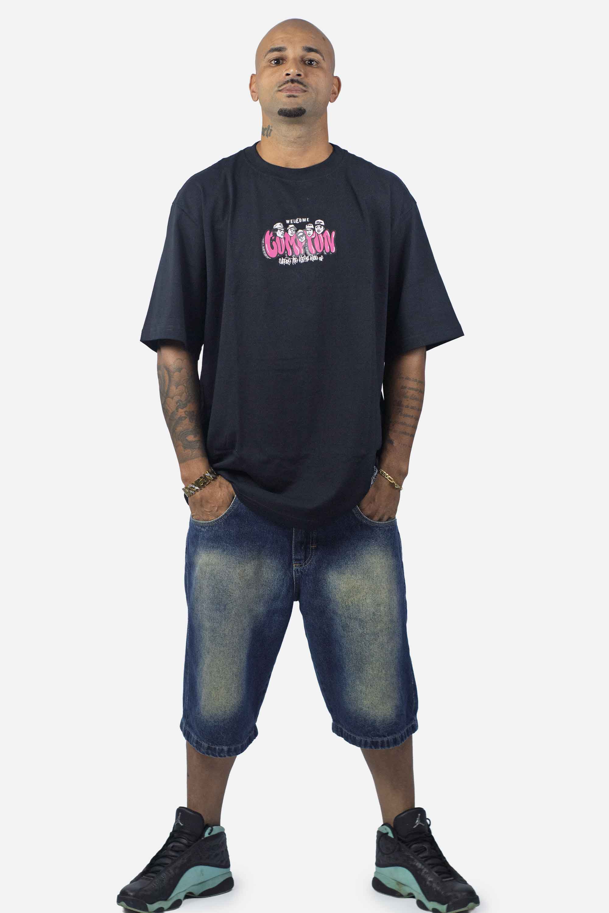 Camiseta Compton Oversized Welcome Preta