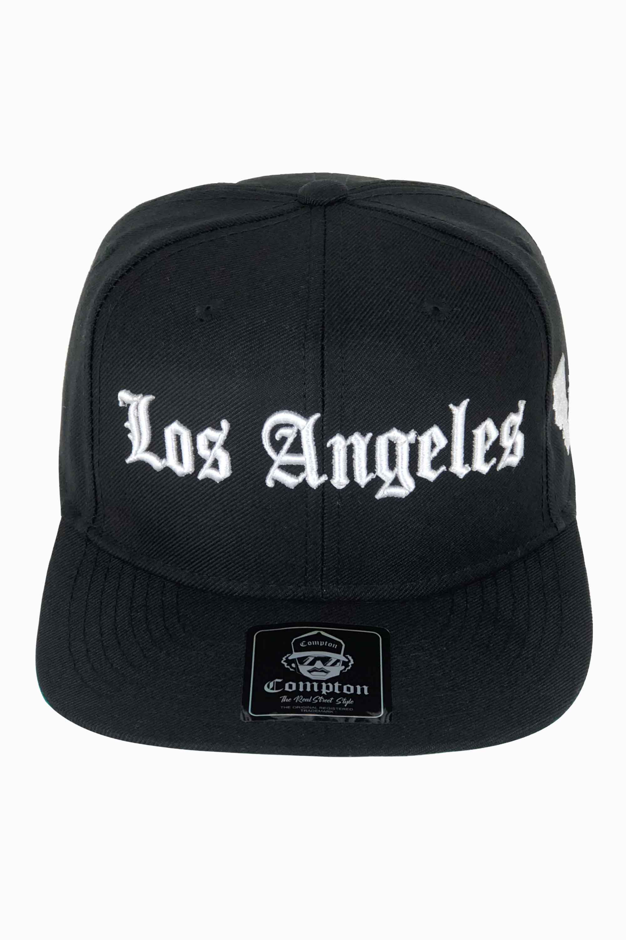 Boné Compton Aba Reta Los Angeles California Preto com bordado 'Los Angeles' em branco.