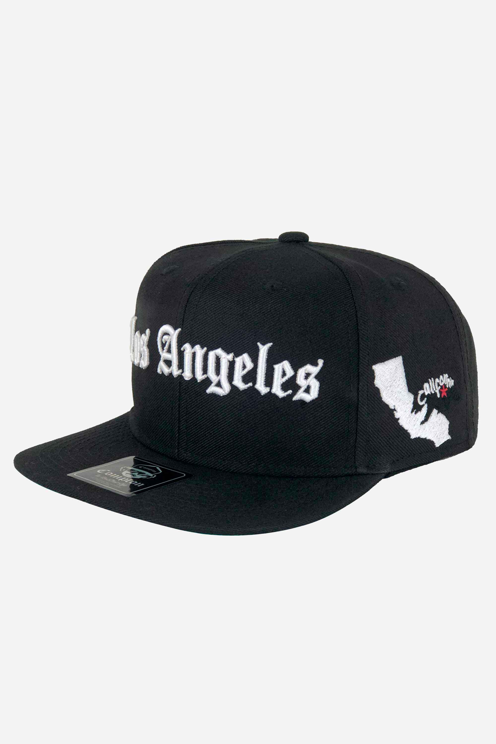 Boné Compton Aba Reta Los Angeles California Preto com bordado "Los Angeles" em branco.
