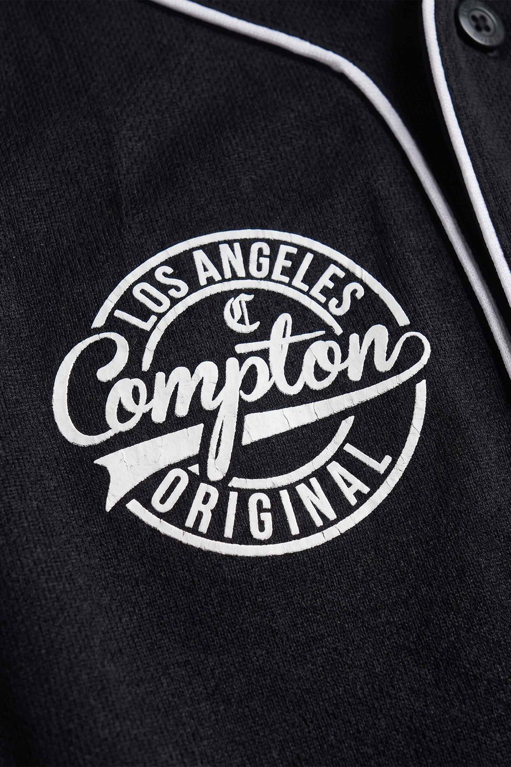 Kit Compton: Camiseta Baseball + Boné Dad Hat Baseball Preto