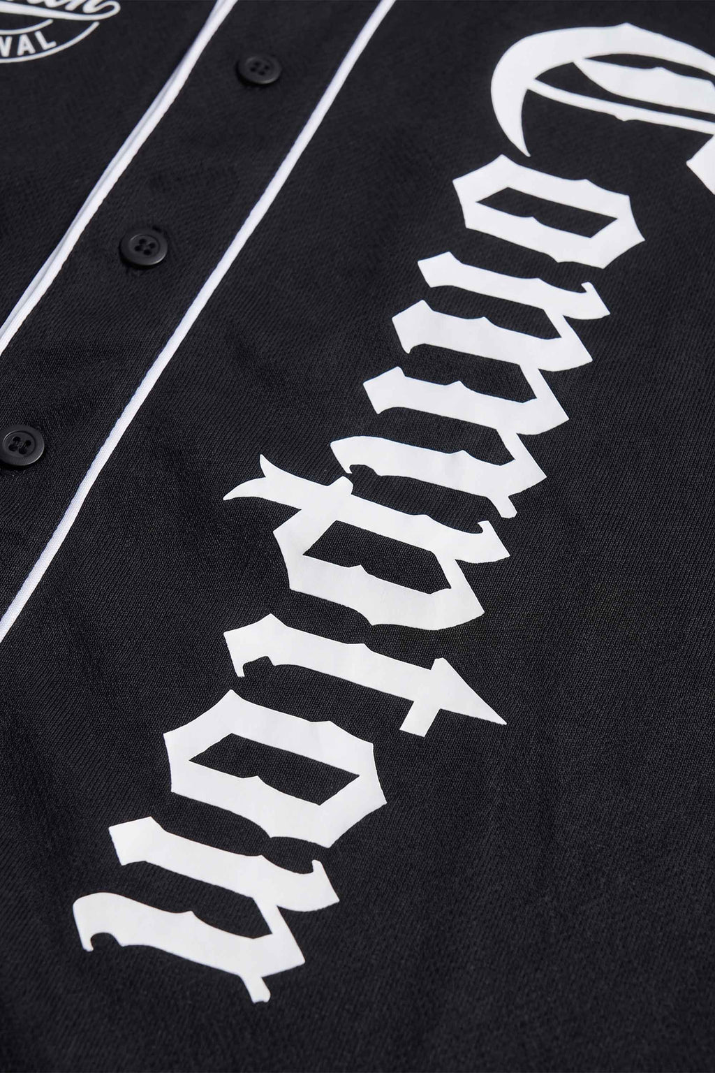 Kit Compton: Camiseta Baseball + Boné Dad Hat Baseball Preto