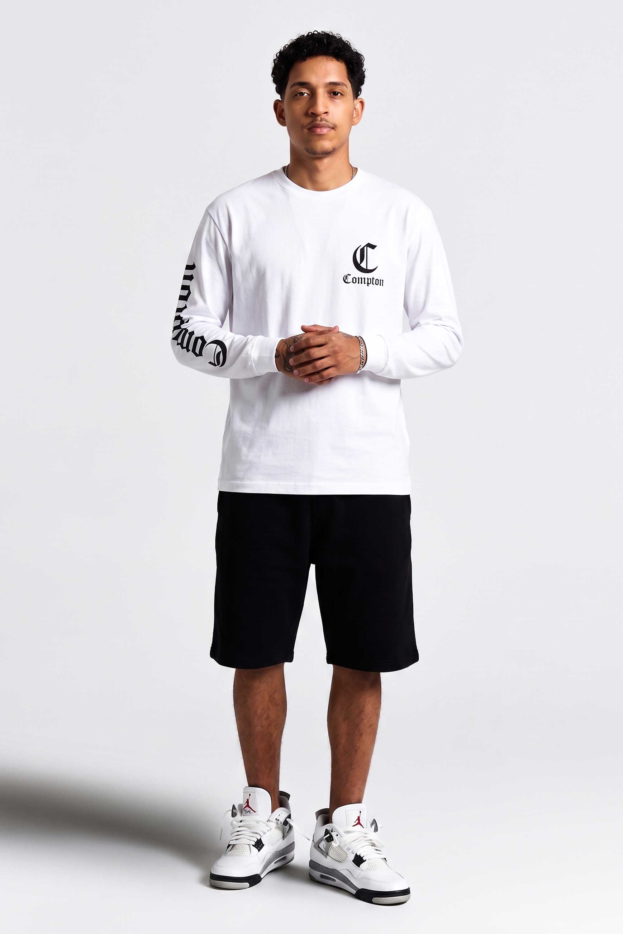 Camiseta Compton Manga longa Logo Branca