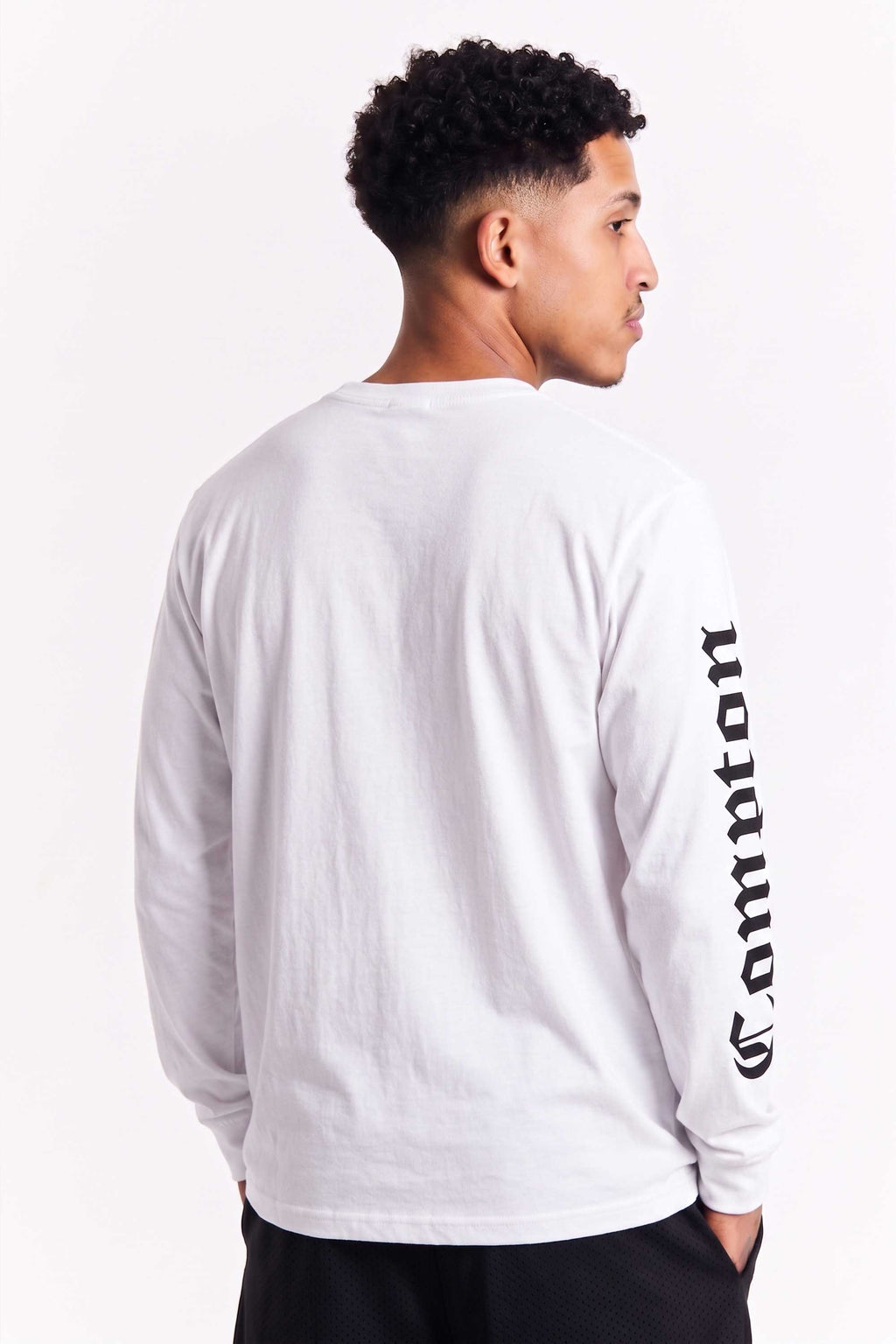 Camiseta Compton Manga longa Logo Branca