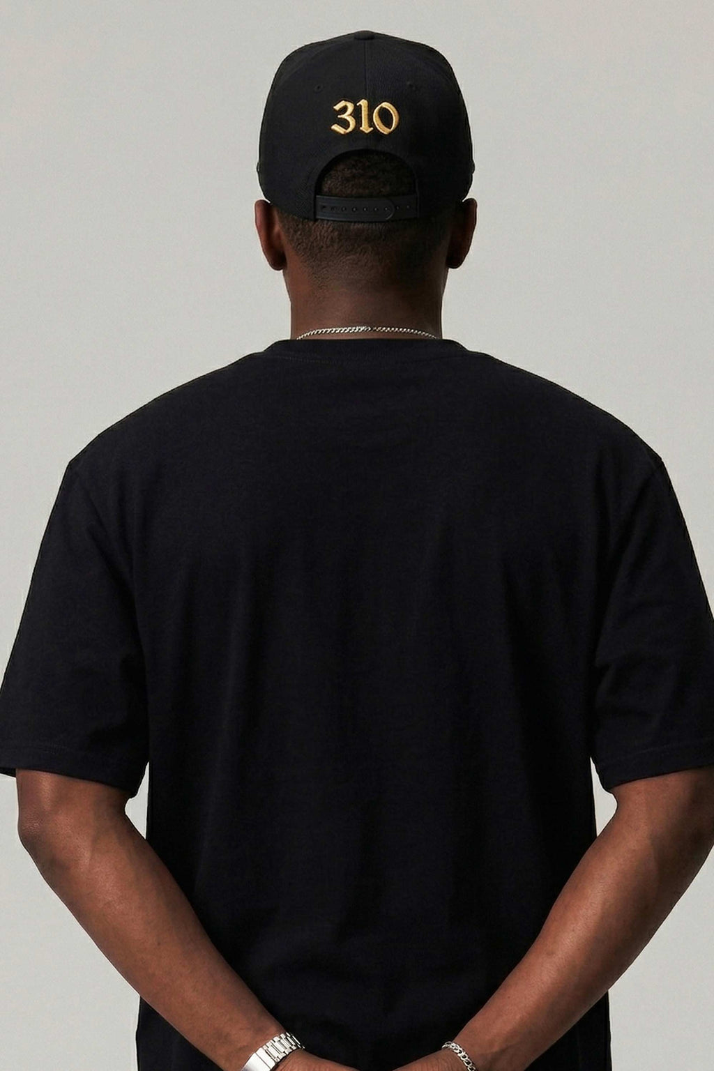 Kit Boné e Camiseta Oversized Compton Dourado