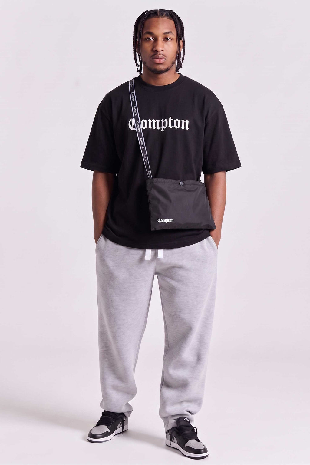Jaqueta Compton Corta Vento Anorak Vira Bolsa Preta