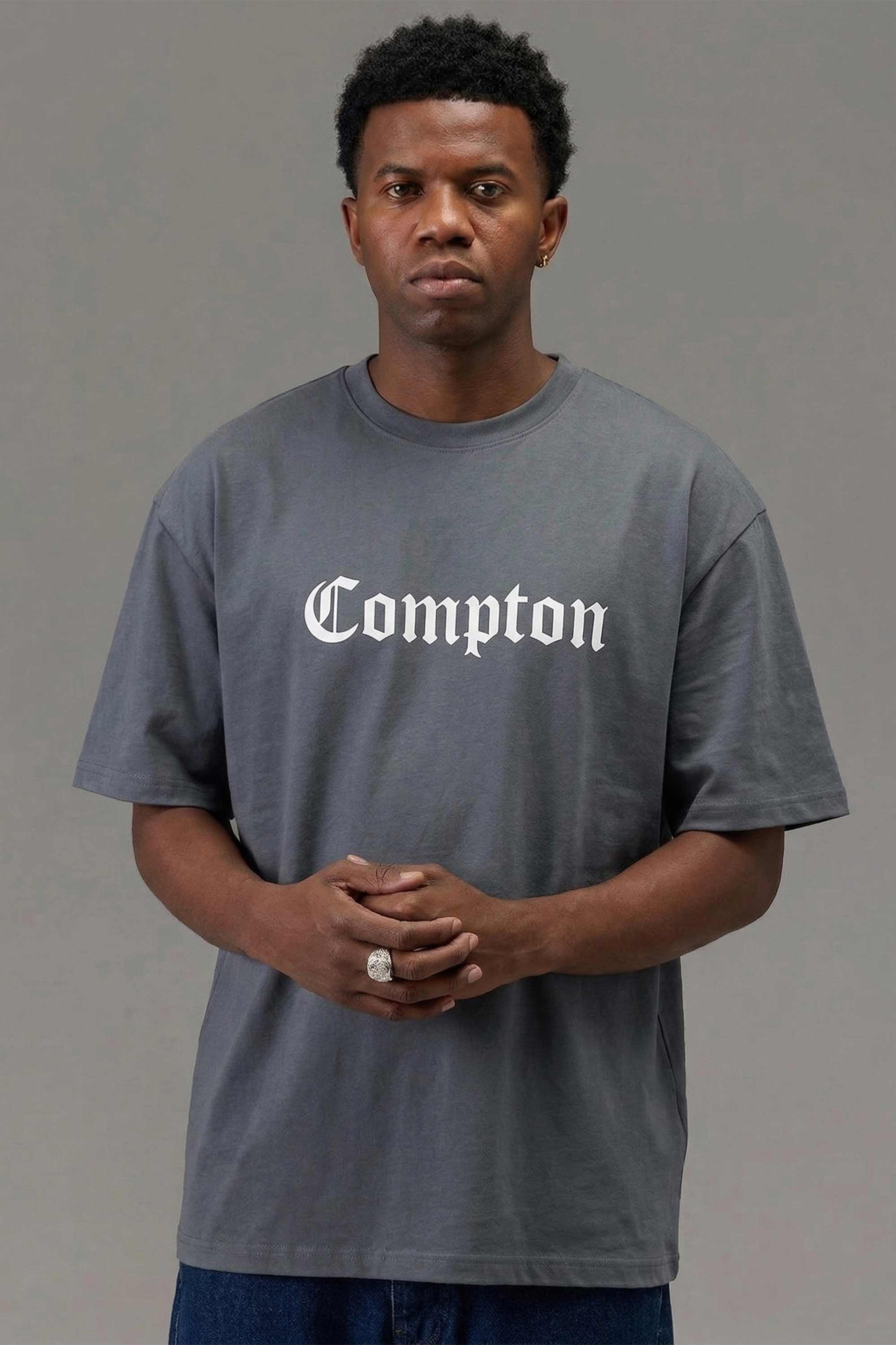 Camiseta Compton Oversized Classic Cinza