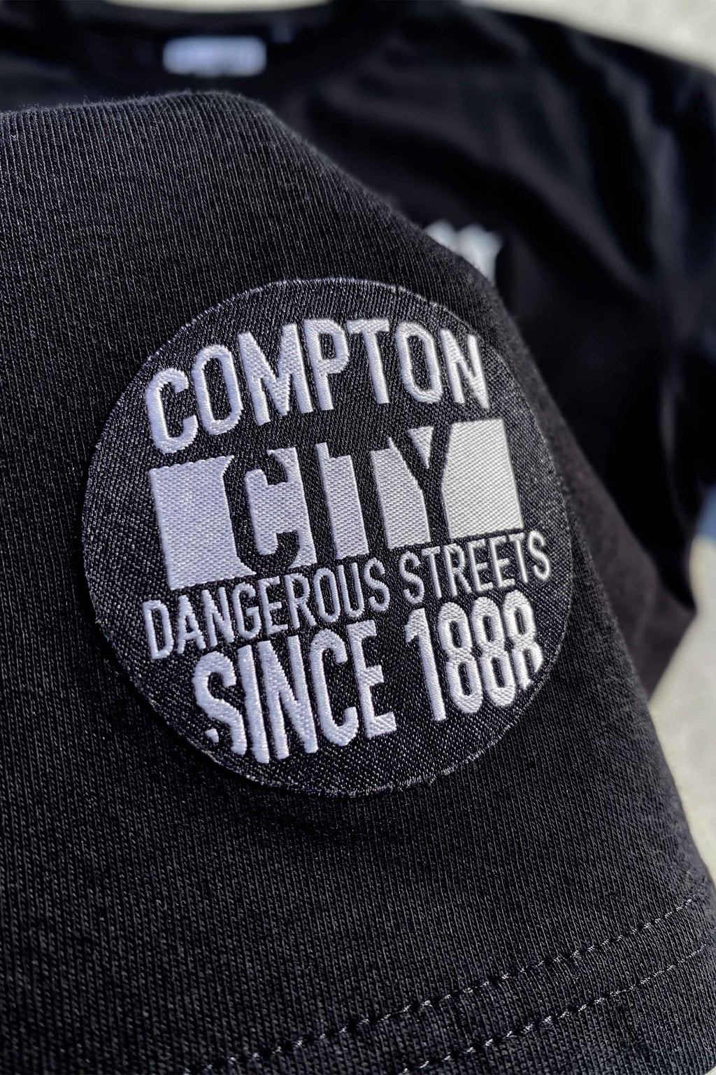 Camiseta Oversized Compton Streetwear Clássica Preta