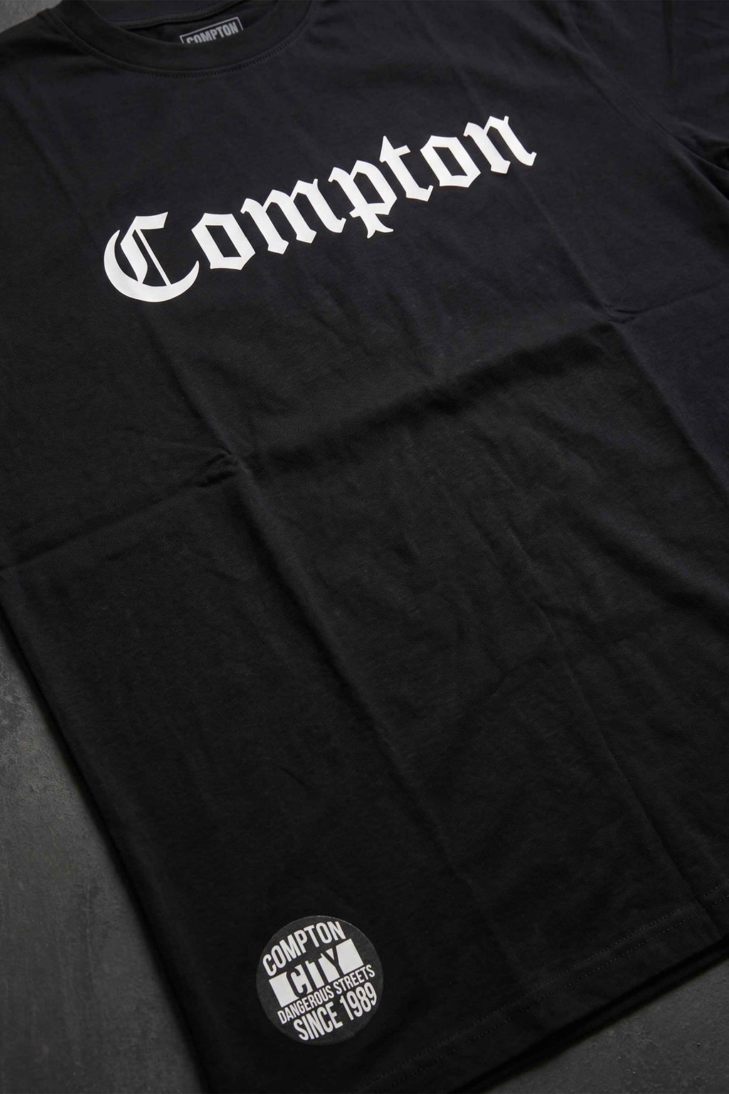 Camiseta Oversized Compton Streetwear Clássica Preta