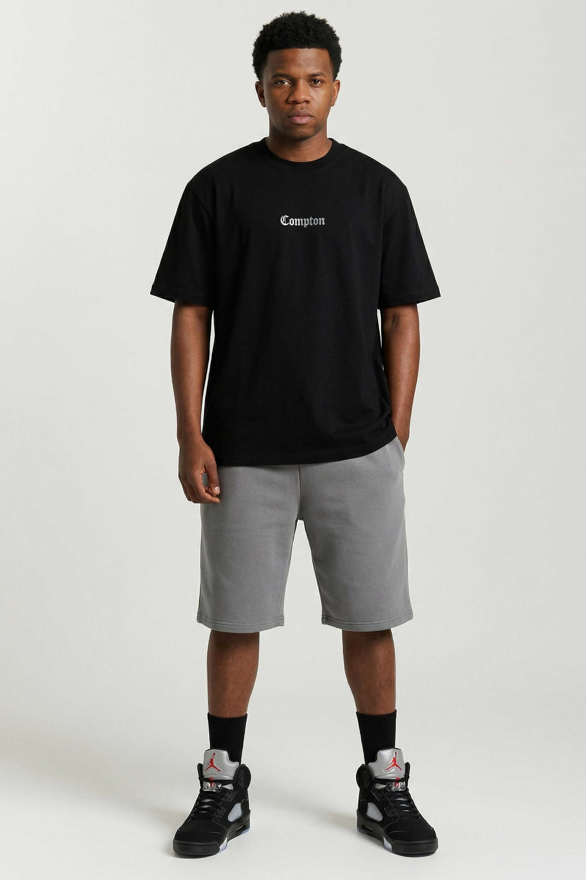 Camiseta Compton Oversized Logo Refletivo Preto