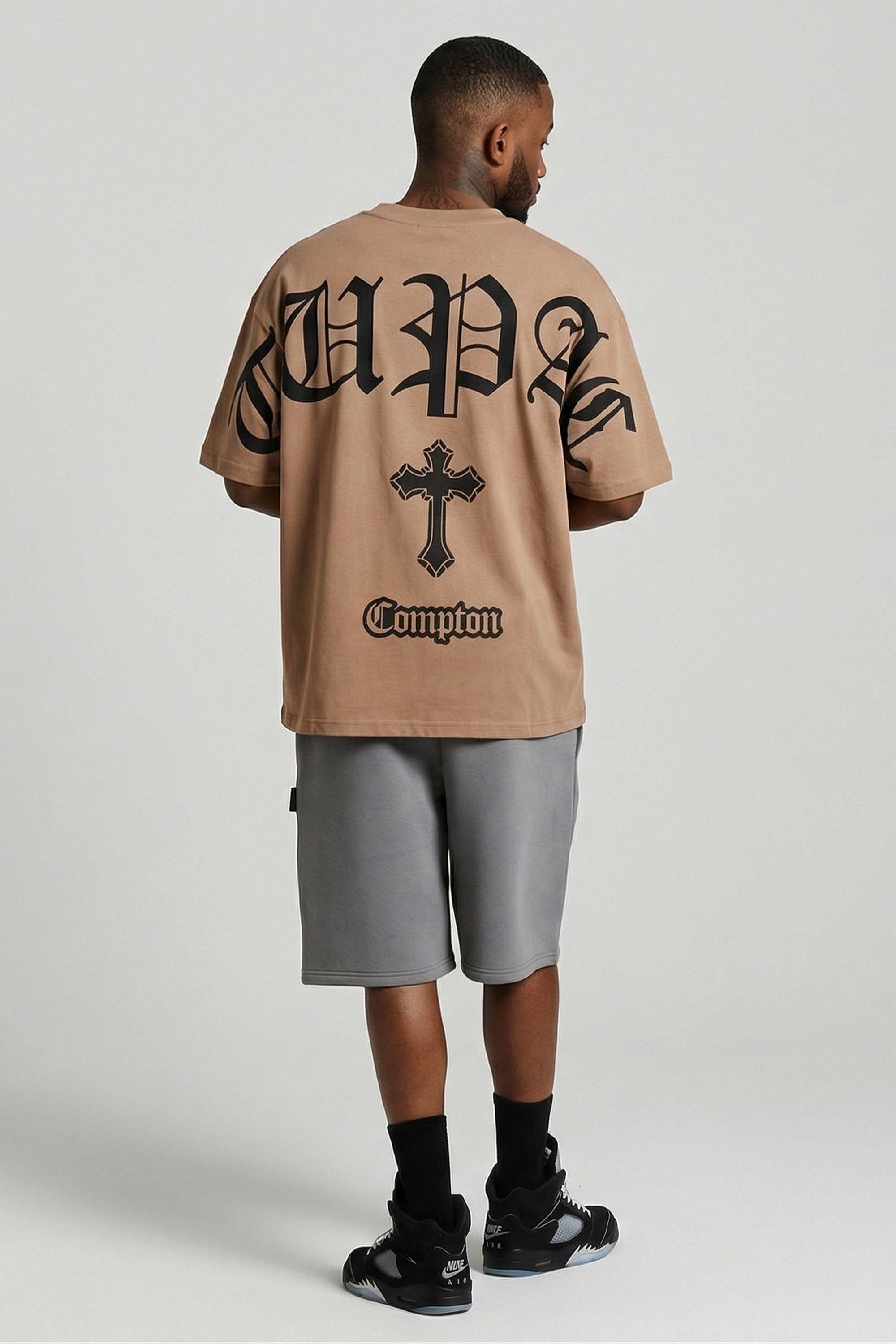 Camiseta Compton Oversized Tupac Caqui