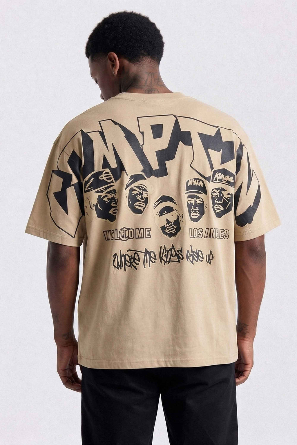 Camiseta Compton Oversized NWA Faces Alto Relevo Caqui