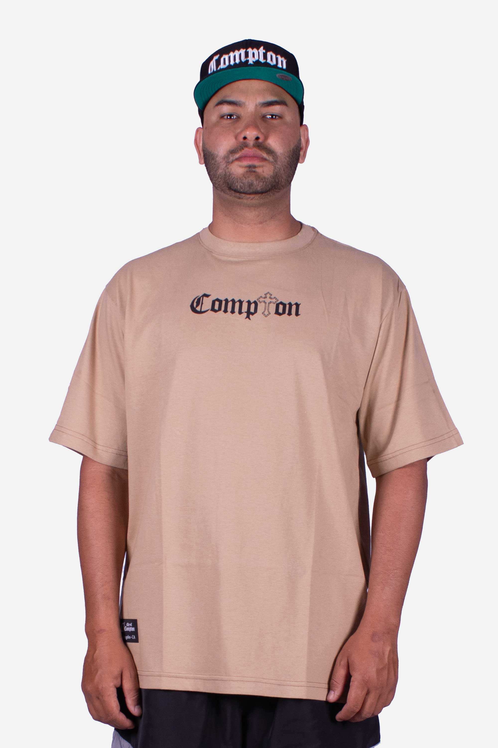 Camiseta Compton Oversized Tupac Caqui