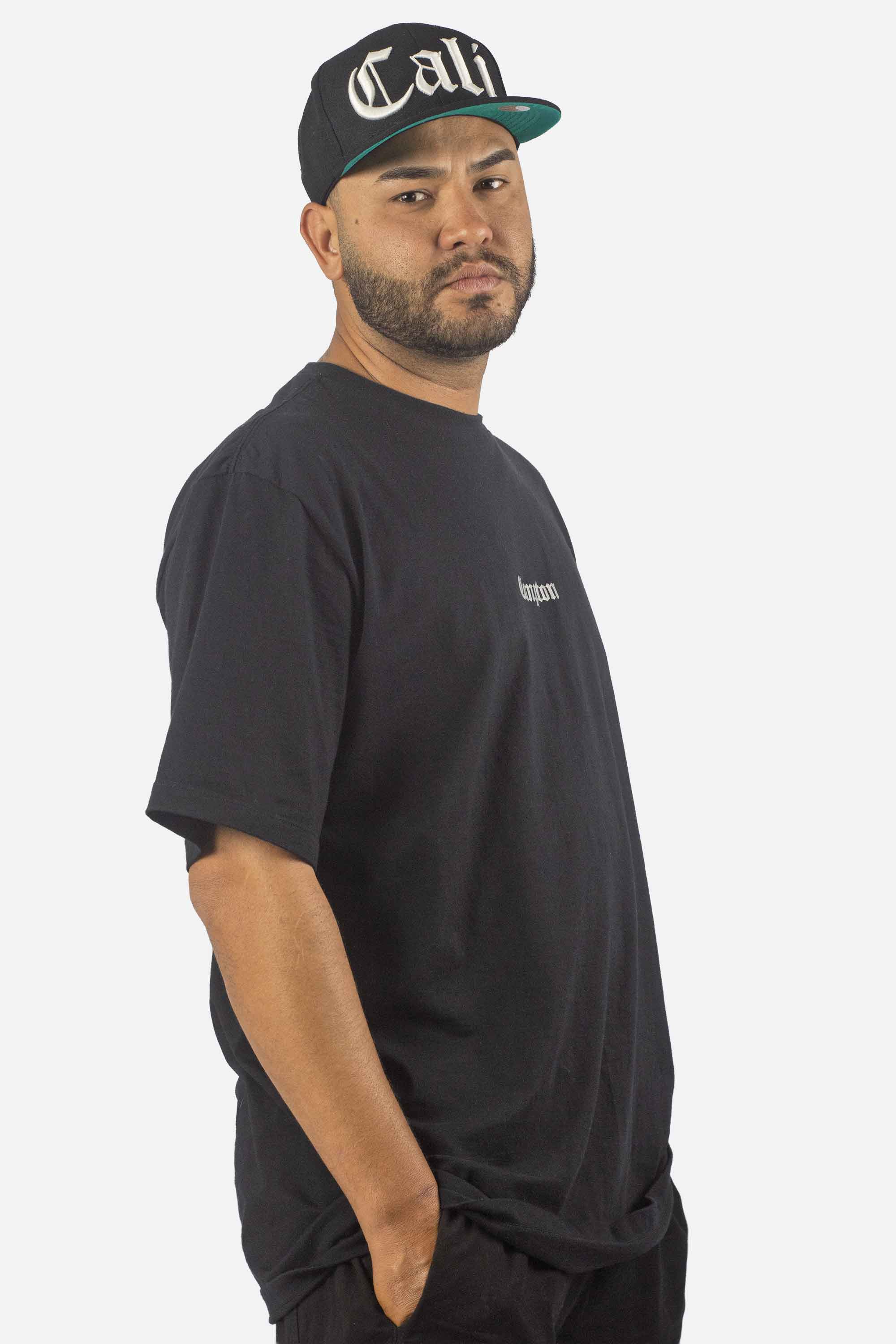 Camiseta Compton Oversized Logo Refletivo Preto