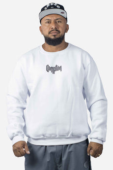 Modelo vestindo a peça: Moletom Compton Careca Gorro Branco