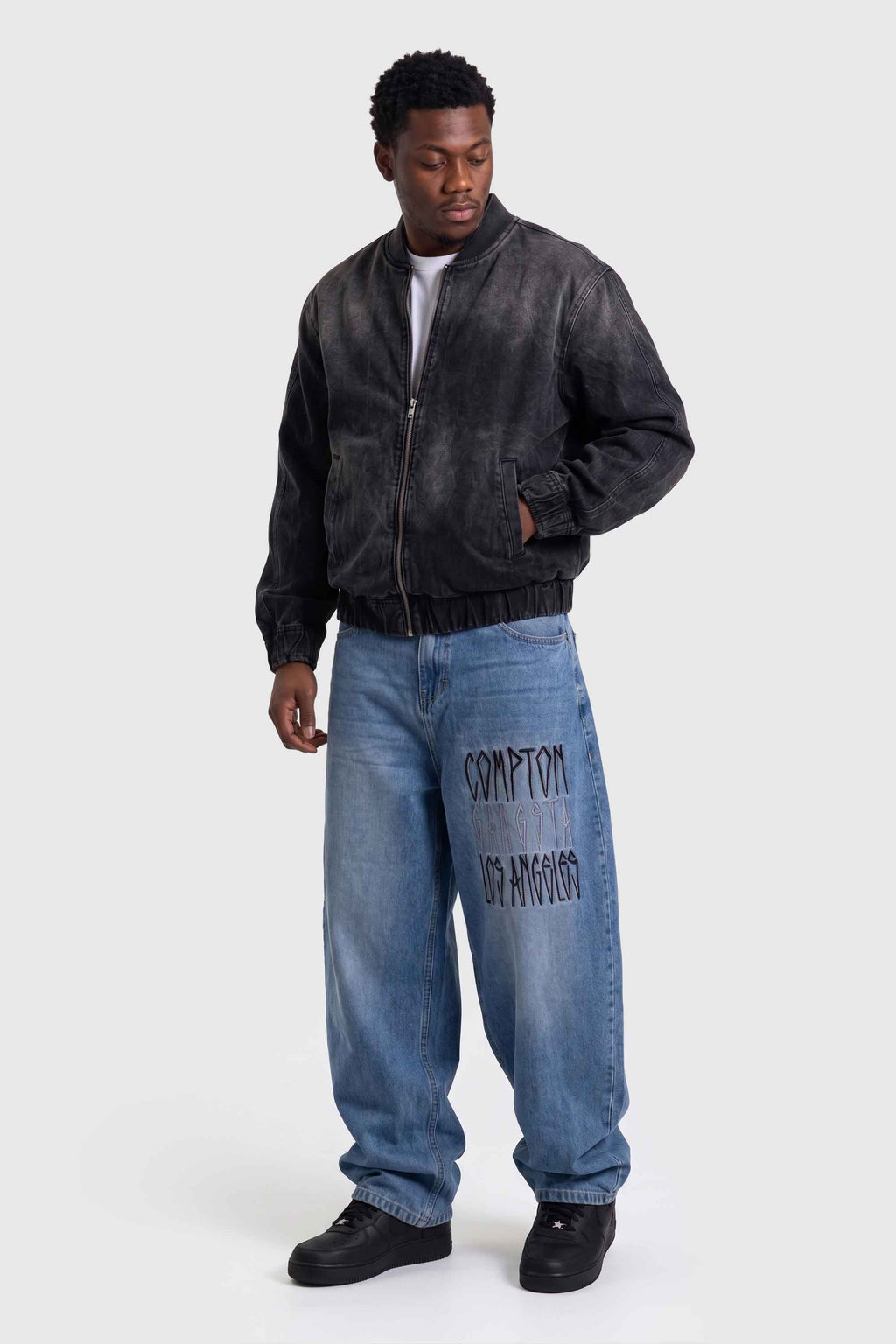 Calça Jeans Compton Bordada Pixo Two Pocket