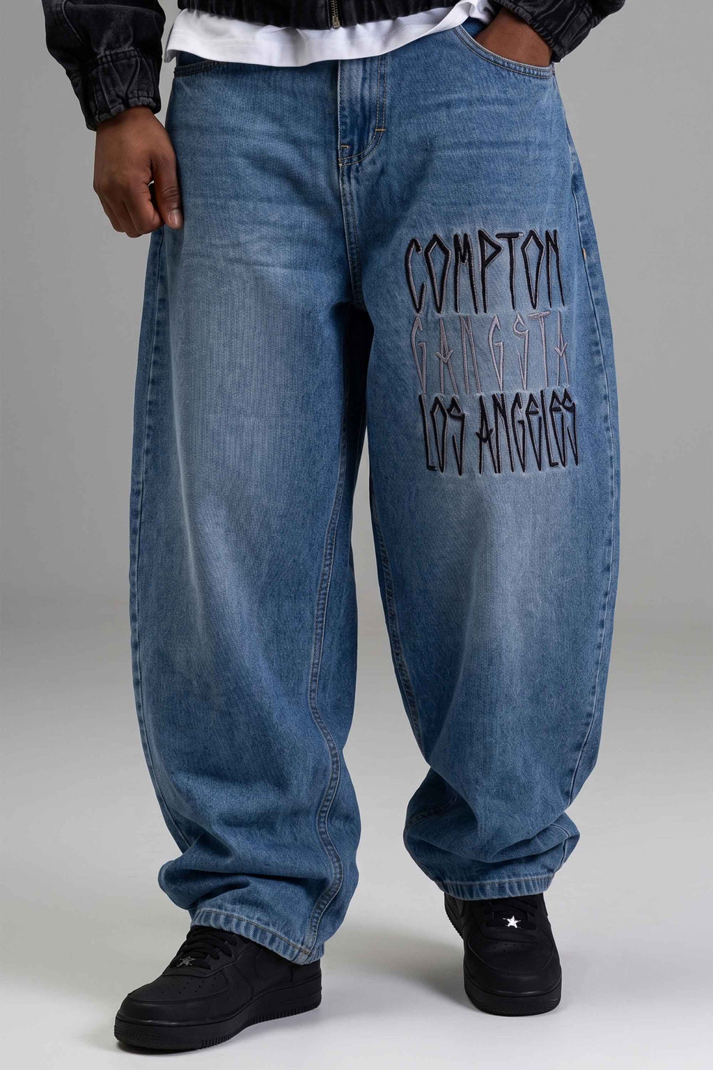 Calça Jeans Compton Bordada Pixo Two Pocket
