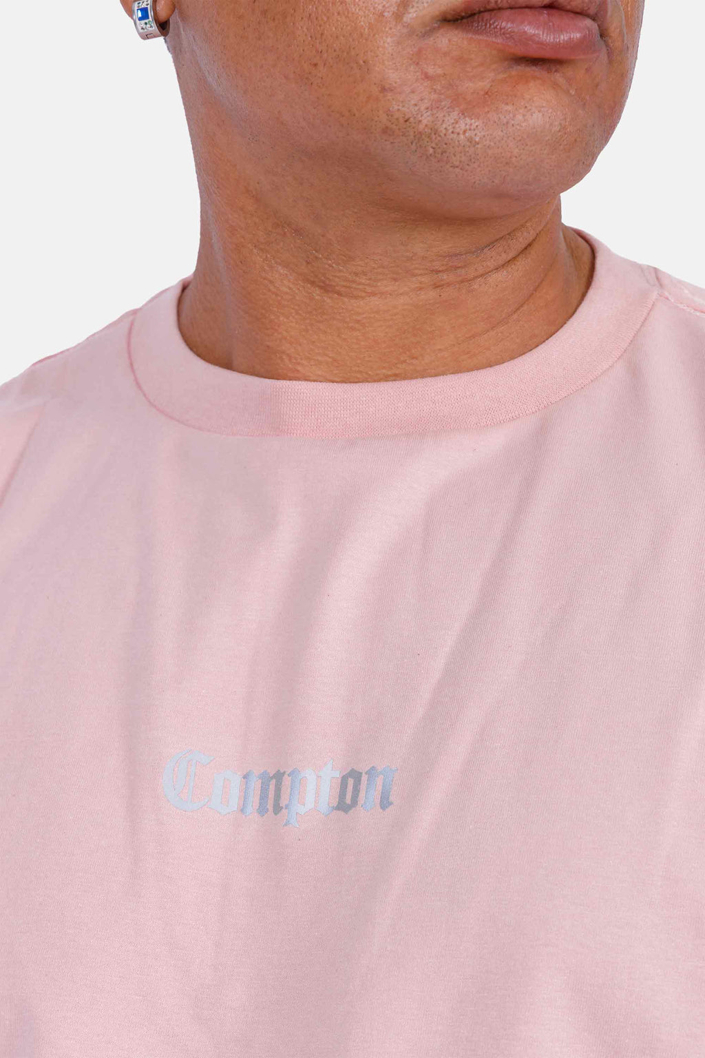 Camiseta Compton Oversized Logo Refletivo Rosa