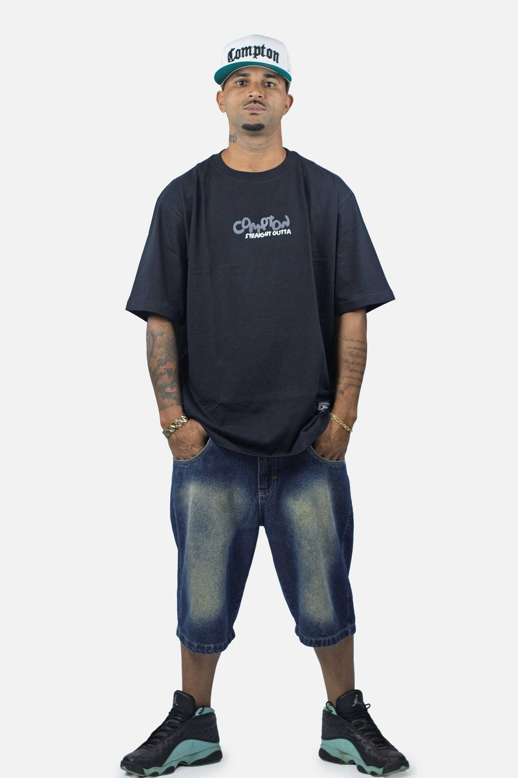 Camiseta Compton Oversized Straigh Outta Preta